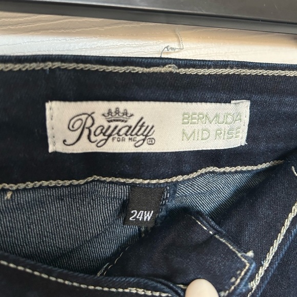 4/$20 Royalty for me plus midrise rolled cuff bermuda denim jean shorts- size 24 - Picture 7 of 9